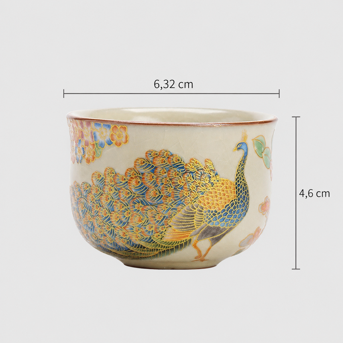 Schéma des dimensions de la tasse à thé : 6,32 cm de large sur 4,6 cm de haut