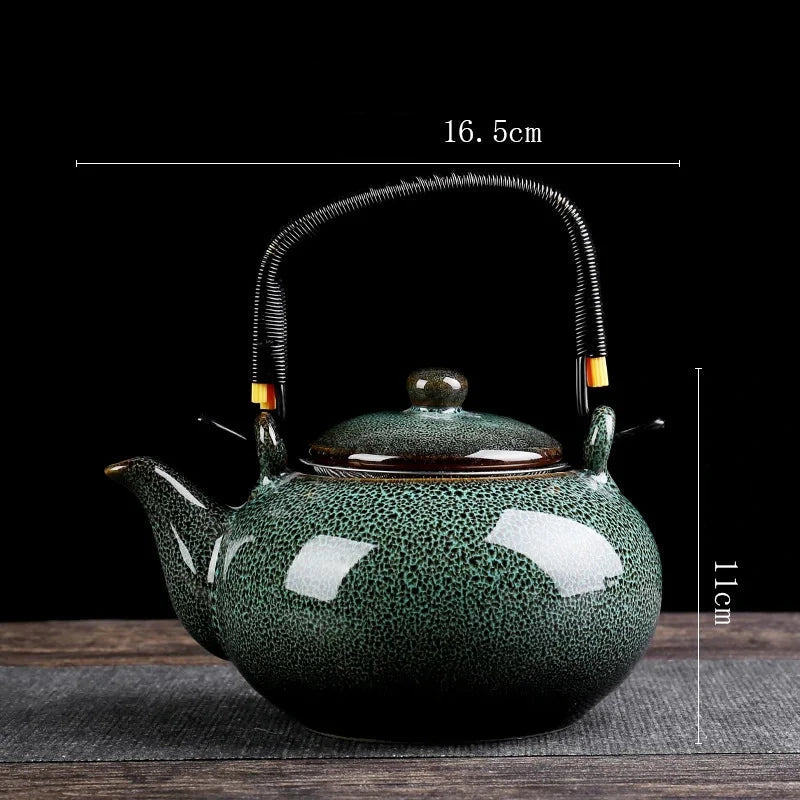 Théière céramique 750ml avec couvercle ajusté posée sur table