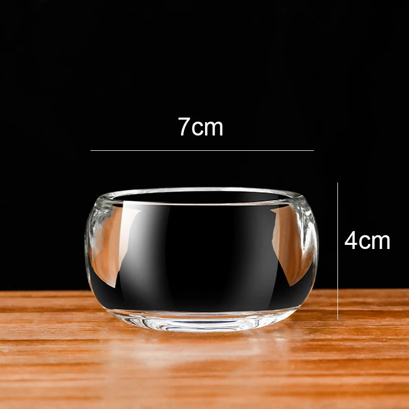 Schéma des dimensions de la tasse en verre : 7 cm de large sur 4 cm de haut