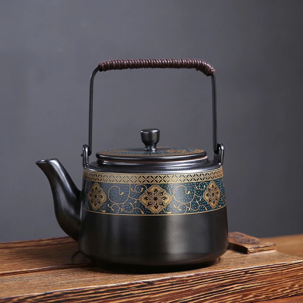 Théière Ornamenta céramique noire motifs dorés orientaux