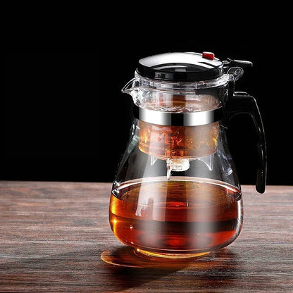 Poignée ergonomique de la théière en verre à piston