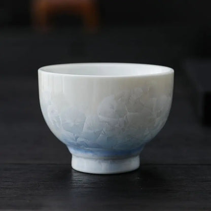Tasse à thé en forme de bol à glaçure cristalline dégradée de bleu
