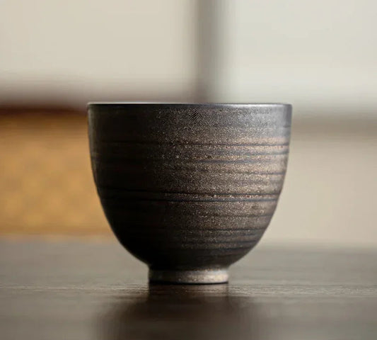 Tasse à thé en céramique à glaçure dorée aux reflets cuivrés