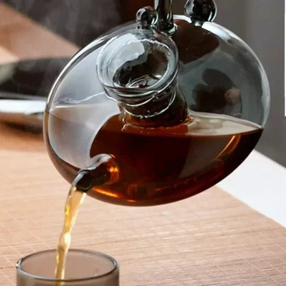 Détail anse circulaire théière nordique verre fumé