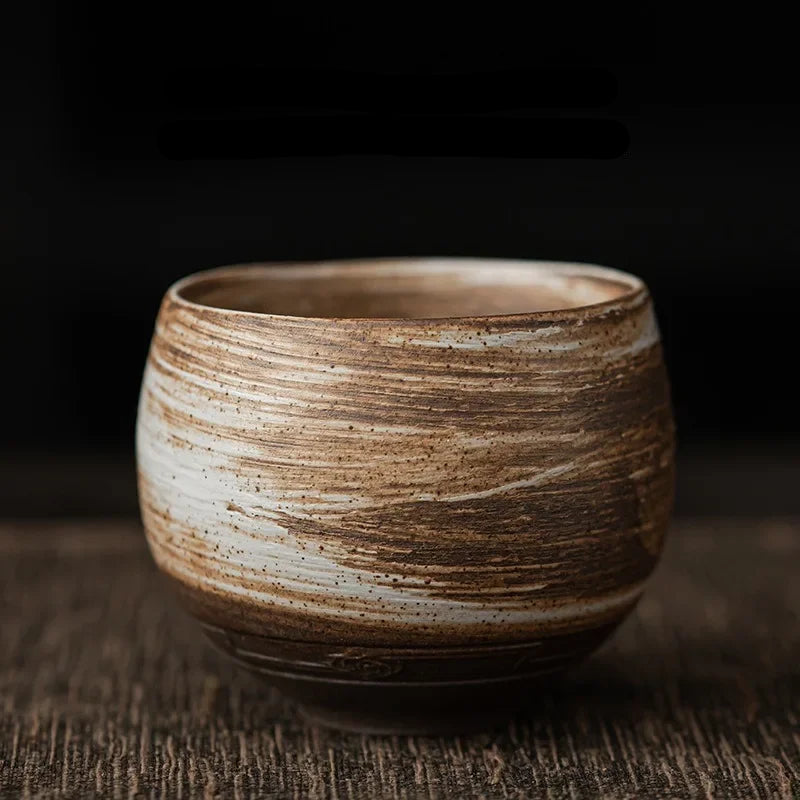 Tasse à thé en grès à coulures blanches et brunes