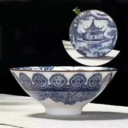 Motif pavillon chinois : intérieur et extérieur de la tasse en porcelaine