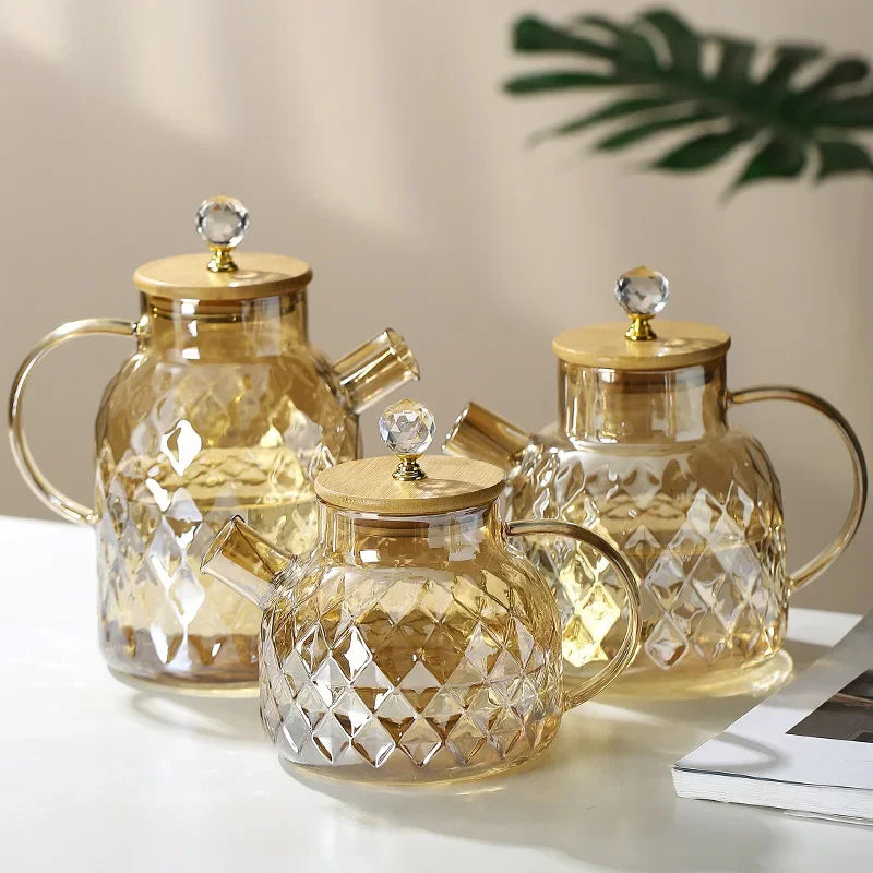 Théière verre diamant cristal facettes lumière naturelle